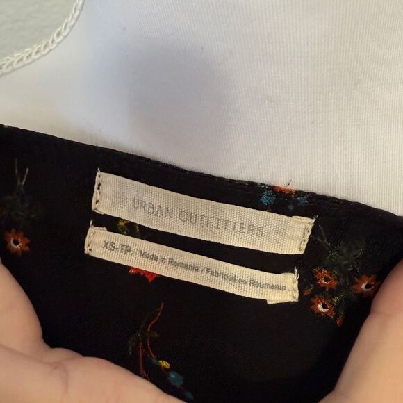 Urban Outfitters Pins & Needles Floral Jacquard Ruched Blouse - Picture 7 of 7